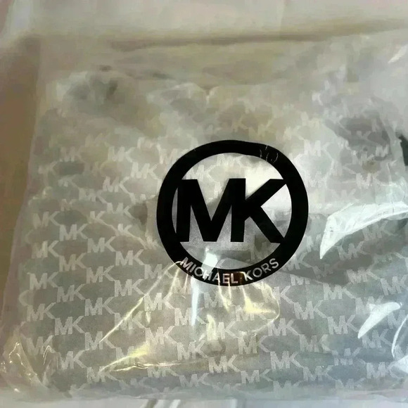 NWT! - 🔥Michael Kors Jet Set Large East West Crossbody Black/Silver MK Signature - Picture 3 of 9